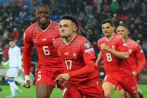 16 متأهلًا.. رومانيا وسويسرا تصعدان إلى "يورو 2024"